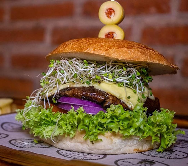 Hamburguesa de portobello grillado
